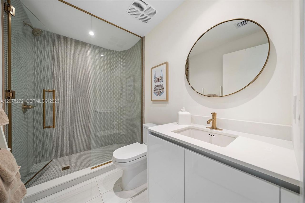 2678 Tigertail Ave, Unit 401, Miami, FL 33133 Photo