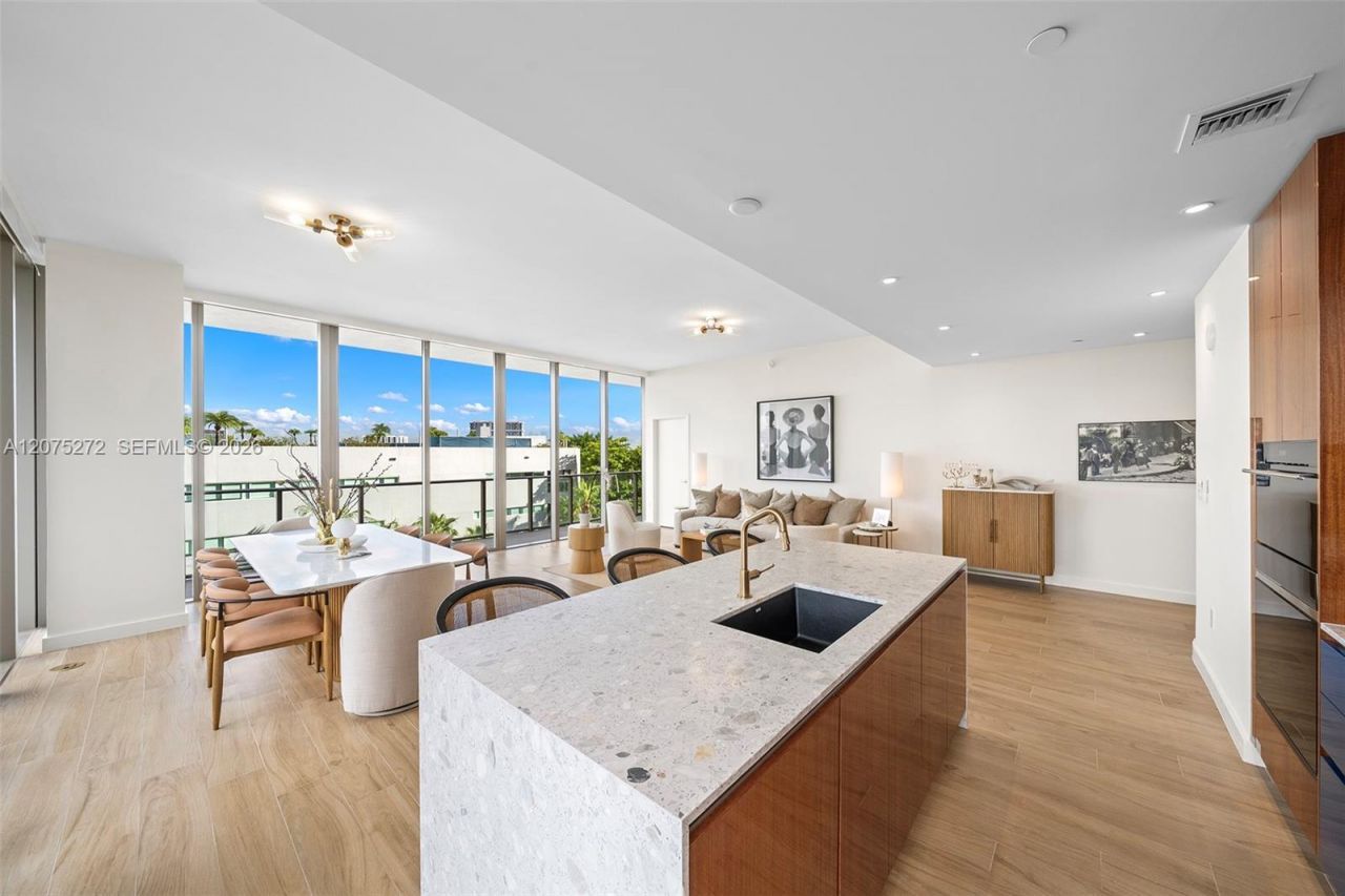 2678 Tigertail Ave, Unit 401, Miami, FL 33133 Photo