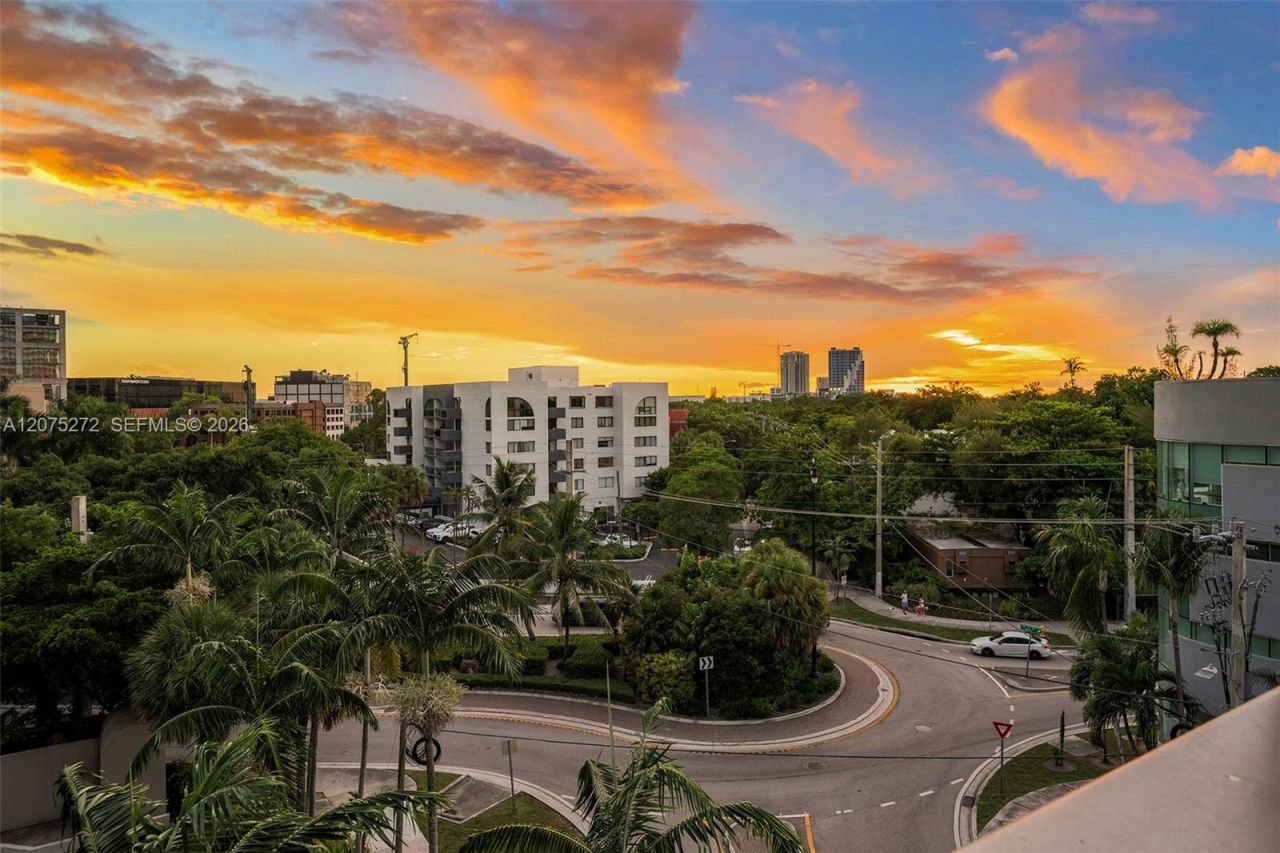 2678 Tigertail Ave, Unit 401, Miami, FL 33133 Photo