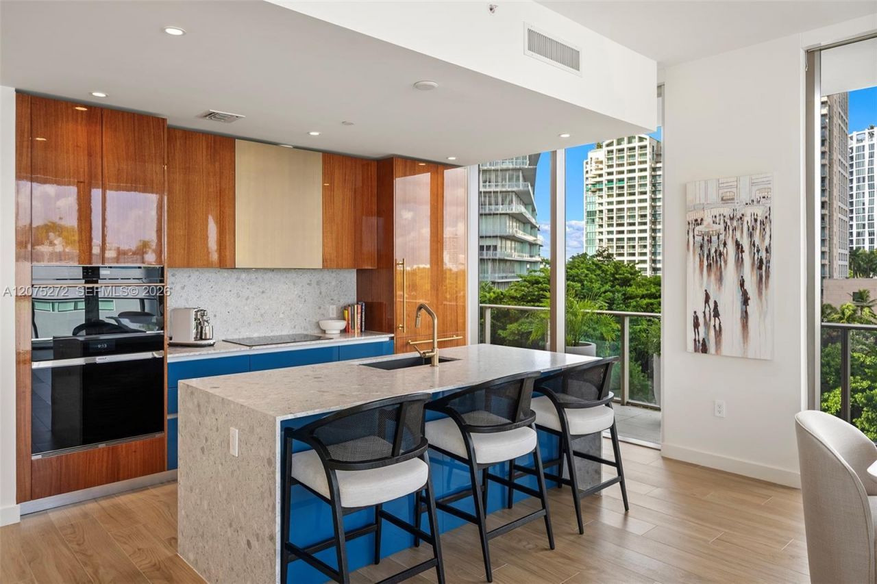 2678 Tigertail Ave, Unit 401, Miami, FL 33133 Photo