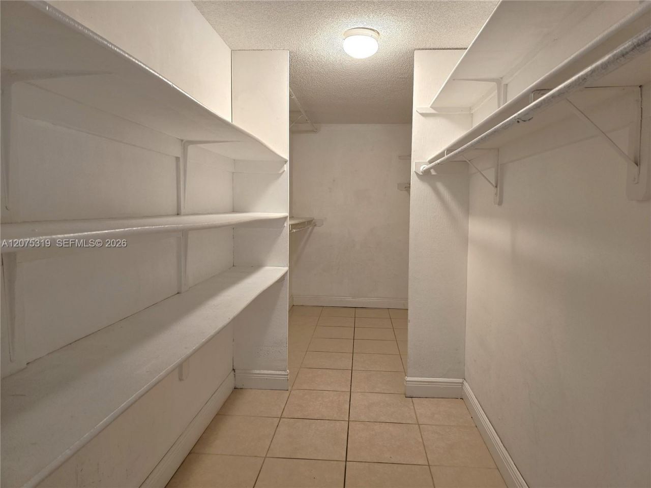6940 Miami Gardens Dr , Unit 1-319, Hialeah, FL 33015 Photo