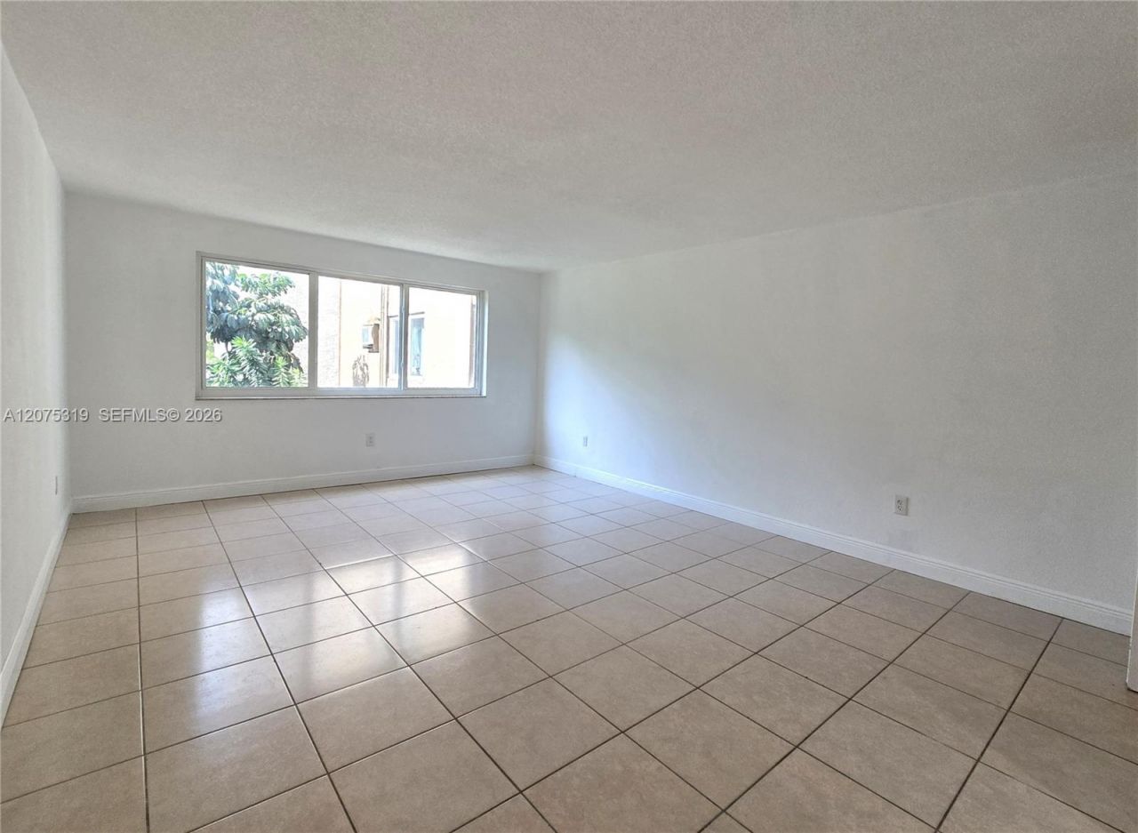 6940 Miami Gardens Dr , Unit 1-319, Hialeah, FL 33015 Photo