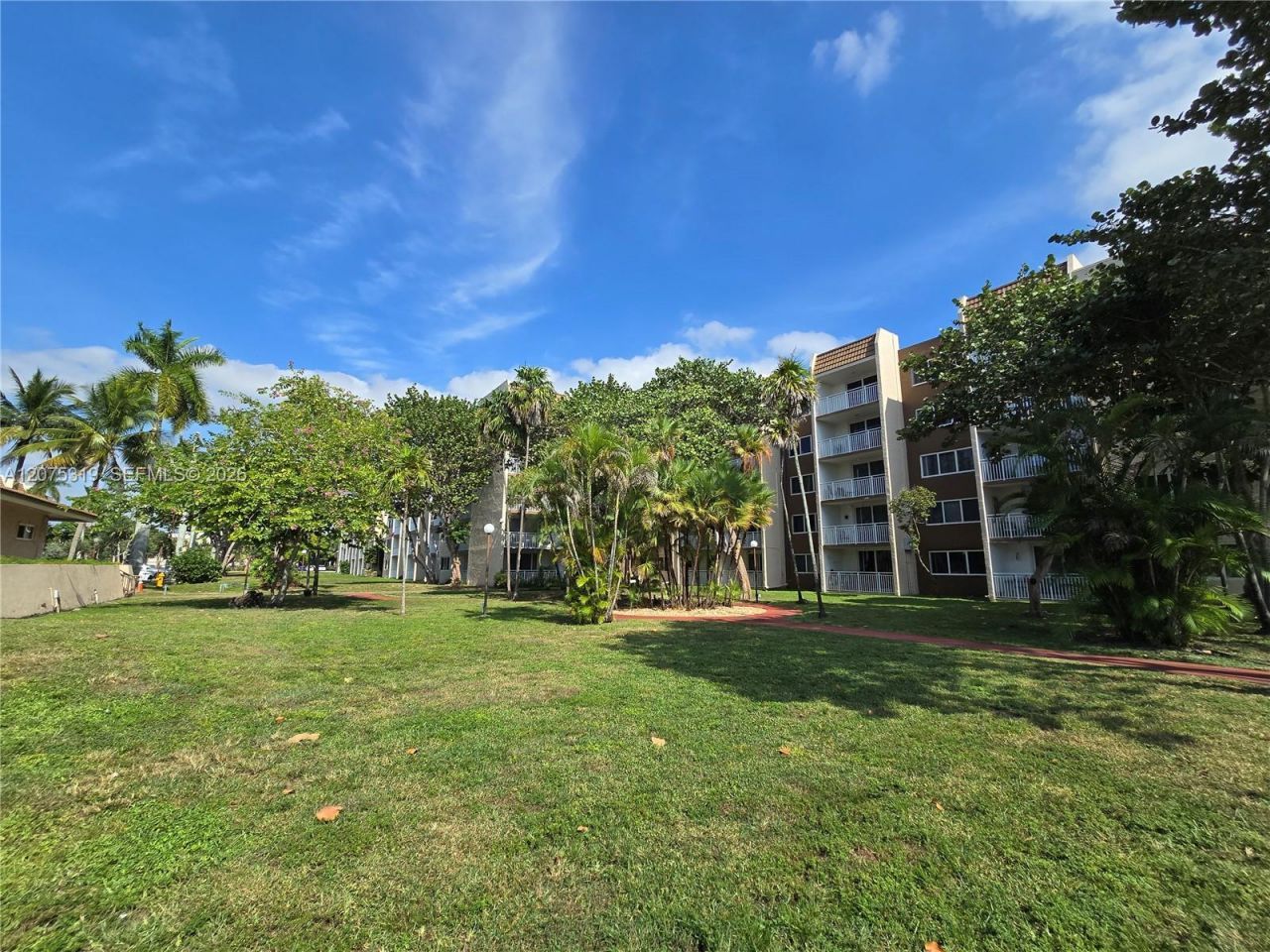 6940 Miami Gardens Dr , Unit 1-319, Hialeah, FL 33015 Photo