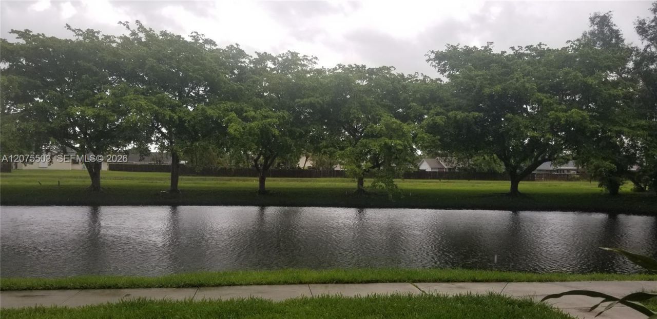 9999 Summerbreeze Dr, Unit 613, Sunrise, FL 33322 Photo