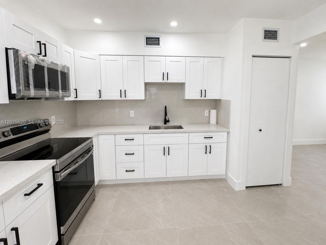 7239 NW Third St , Miami, FL 33126 Photo