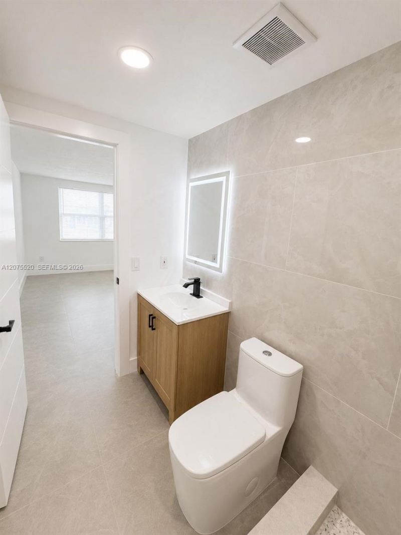 7239 NW Third St , Miami, FL 33126 Photo