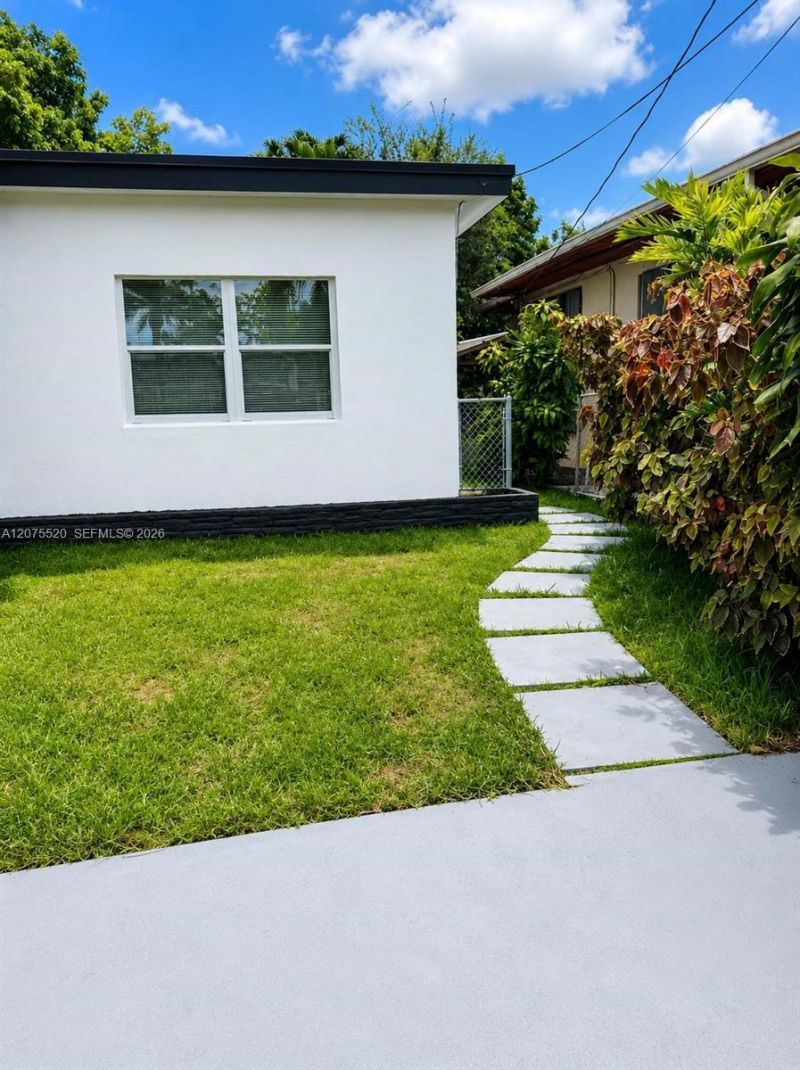 7239 NW Third St , Miami, FL 33126 Photo