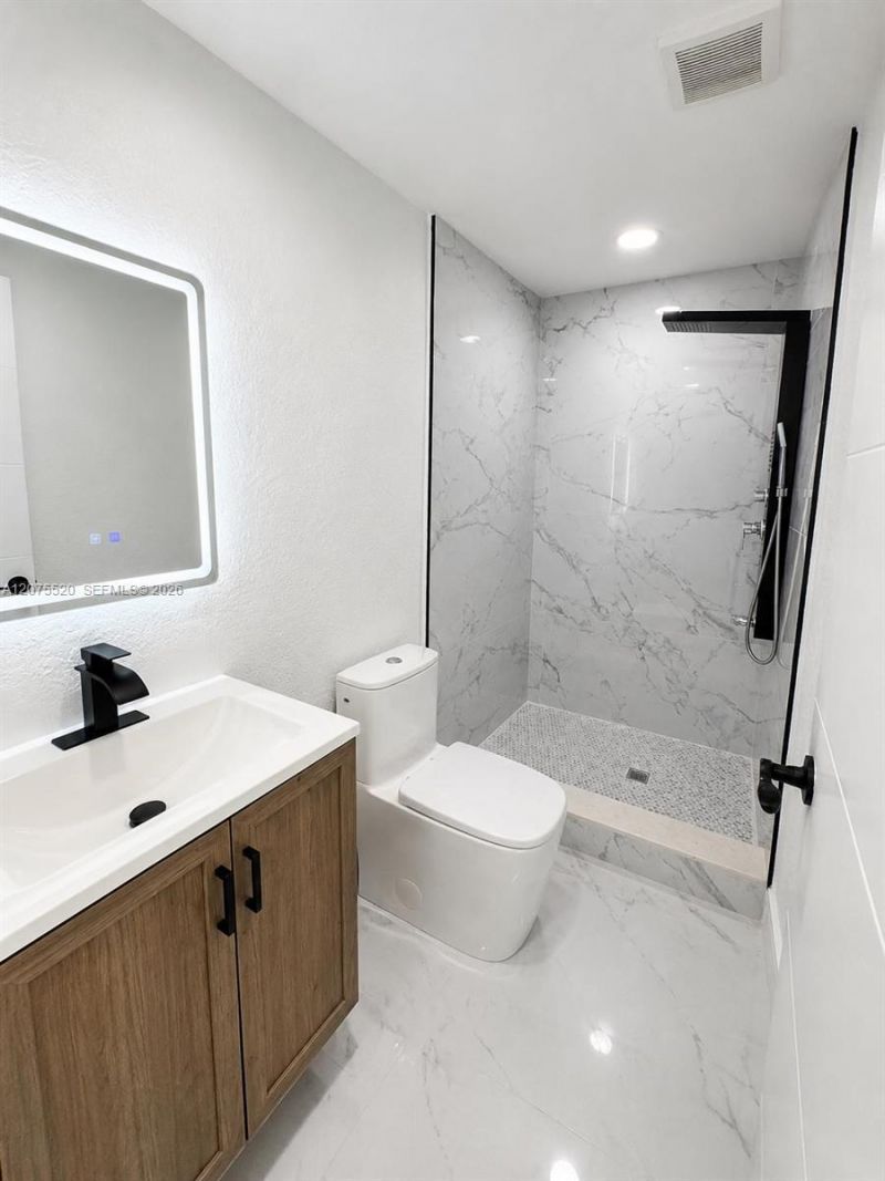 7239 NW Third St , Miami, FL 33126 Photo