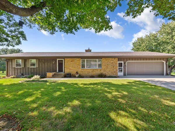 127 Woodcrest Terrace, Le Sueur, MN 56058