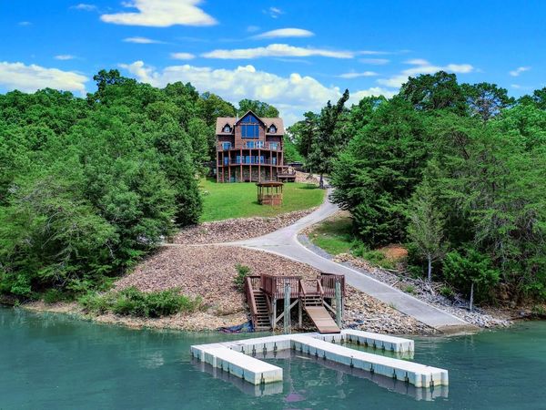 1154 Stoneway Court, Baneberry, TN 37890