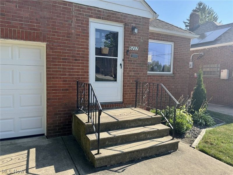 5207 Redfern Road, Parma, OH 44134 Photo 3