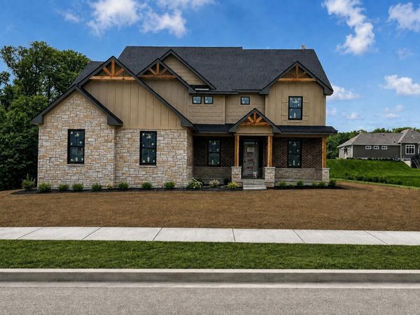 472 Stonebridge Pkwy , Valparaiso, IN 46383