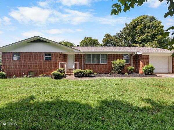 3609 Douglas Dam Rd, Kodak, TN 37764