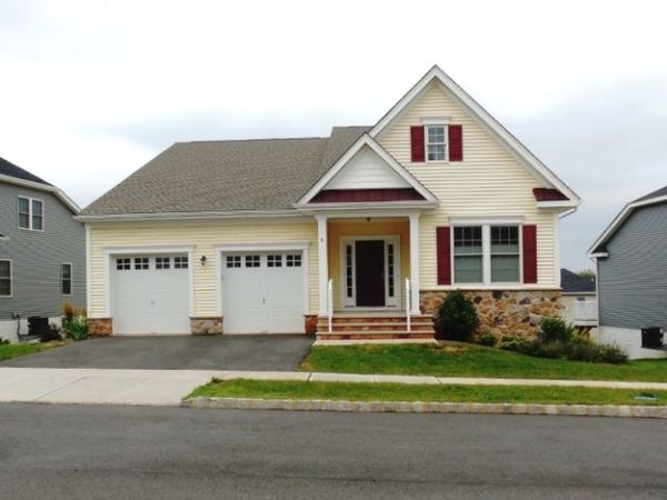 9 Comstock Ln, Montgomery, NJ 08558