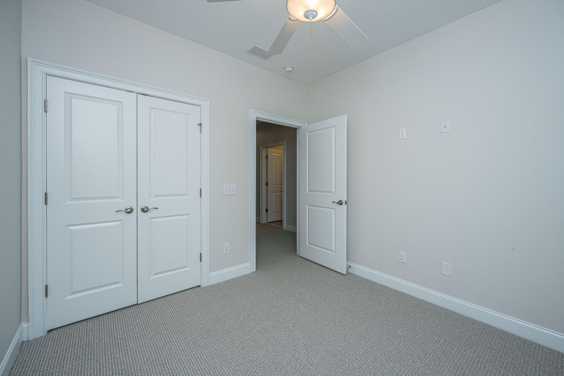 656 Coleman Boulevard Photo 31