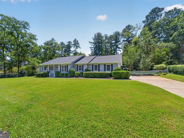 3631 Sussex Drive NE, Milledgeville, GA 31061