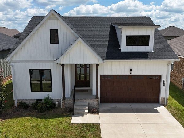 1184 County House Lane , Bowling Green, KY 42104