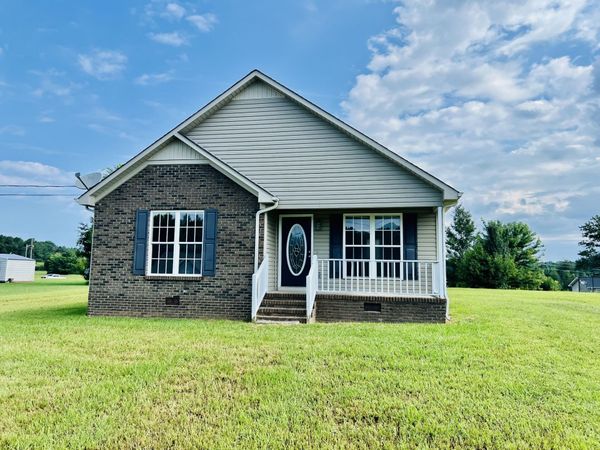 10 Crockett Dr , Fayetteville, TN 37334