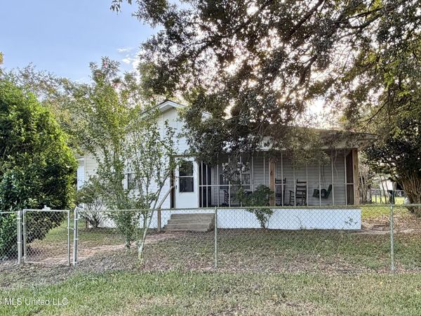 8488 Neely Avera Road, Neely, MS 39461