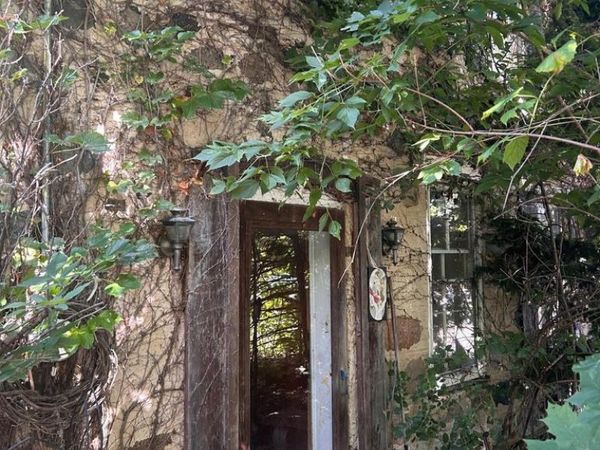 232 E Hamilton ROAD, Cedarburg, WI 53012