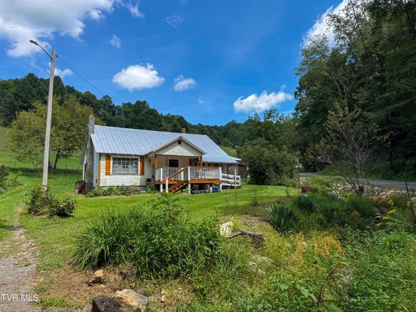 1091 Sandy Road, Mountain City, TN 37683
