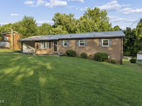 707 Hilltop Drive, Johnson City, TN 37604