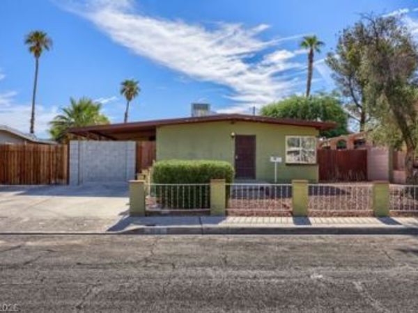 1104 Fay Boulevard , Las Vegas, NV 89108