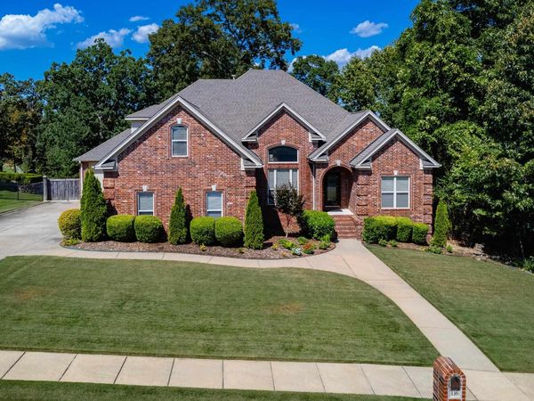 136 Manitou Drive, Maumelle, AR 72113