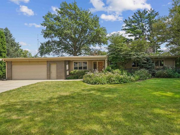 215 Lillian Lane, Waterloo, IA 50701