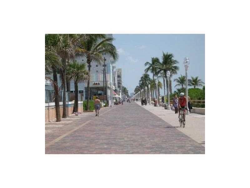 343 Van Buren Street, Unit 3, Hollywood, FL 33019 Photo