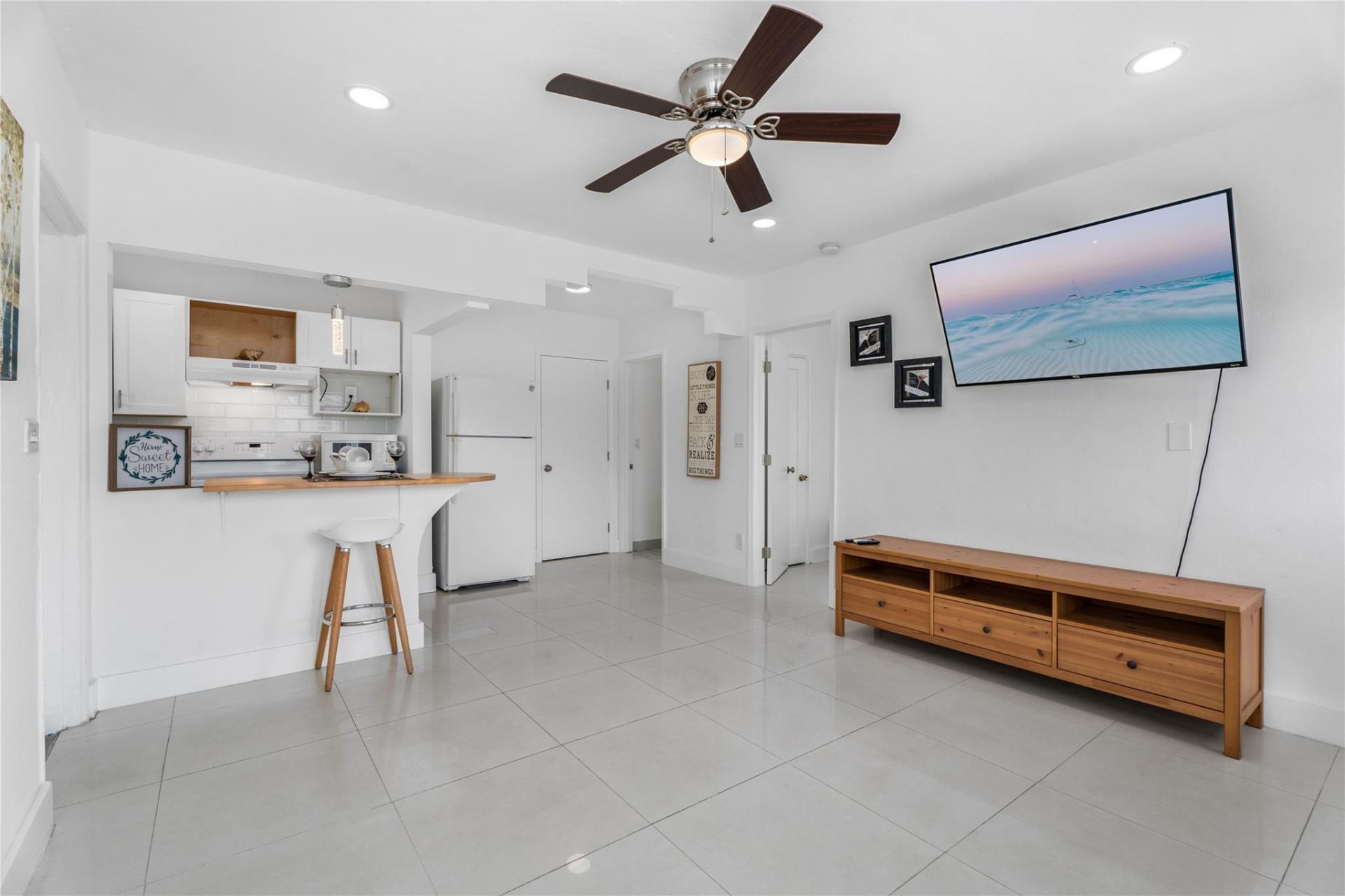 343 Van Buren Street, Unit 3, Hollywood, FL 33019 Photo