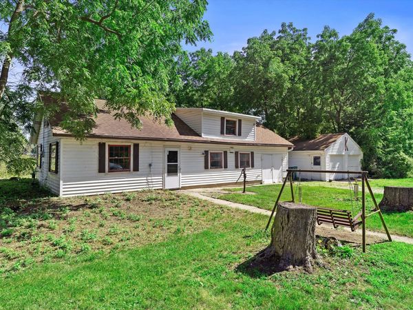 W156N7968 Pilgrim Rd, Menomonee Falls, WI 53051