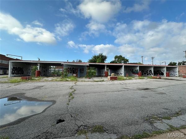 2008 Shenandoah Avenue , St Louis, MO 63104