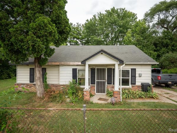 22211 Grandy Street, Clinton Township, Mi 48035