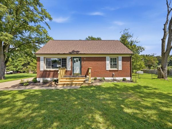 1652 Ridgeway Drive, Springfield, OH 45506