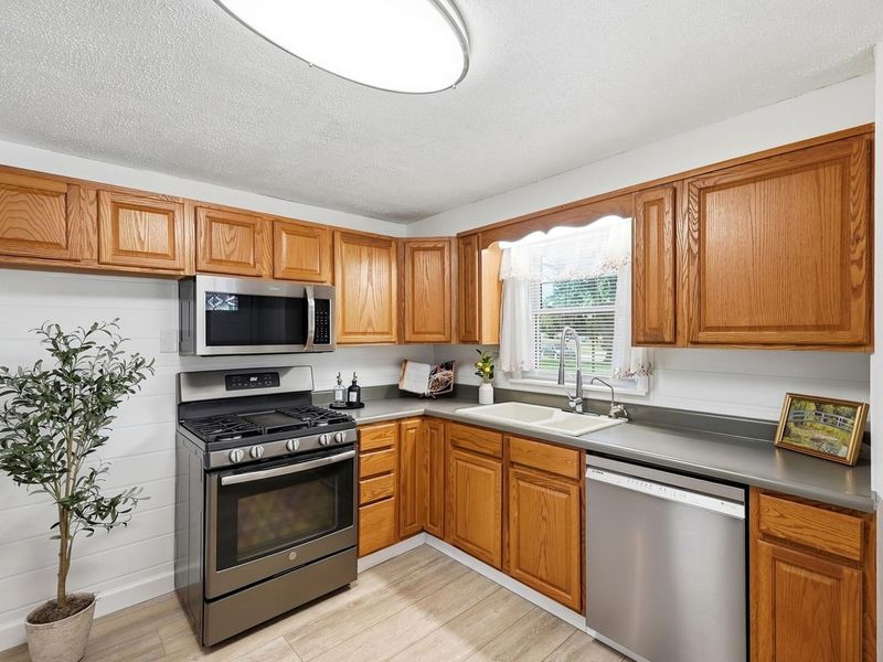 1652 Ridgeway Drive, Springfield, OH 45506 Photo 7