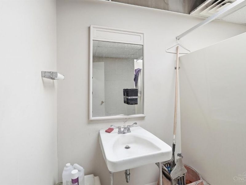 11905 Hamilton Avenue, Colerain Township, OH 45231 Photo 30