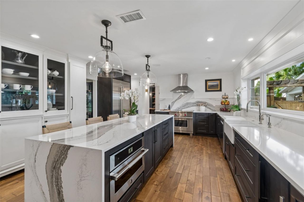 2807 W Fountain Boulevard, Tampa, FL 33609 Photo