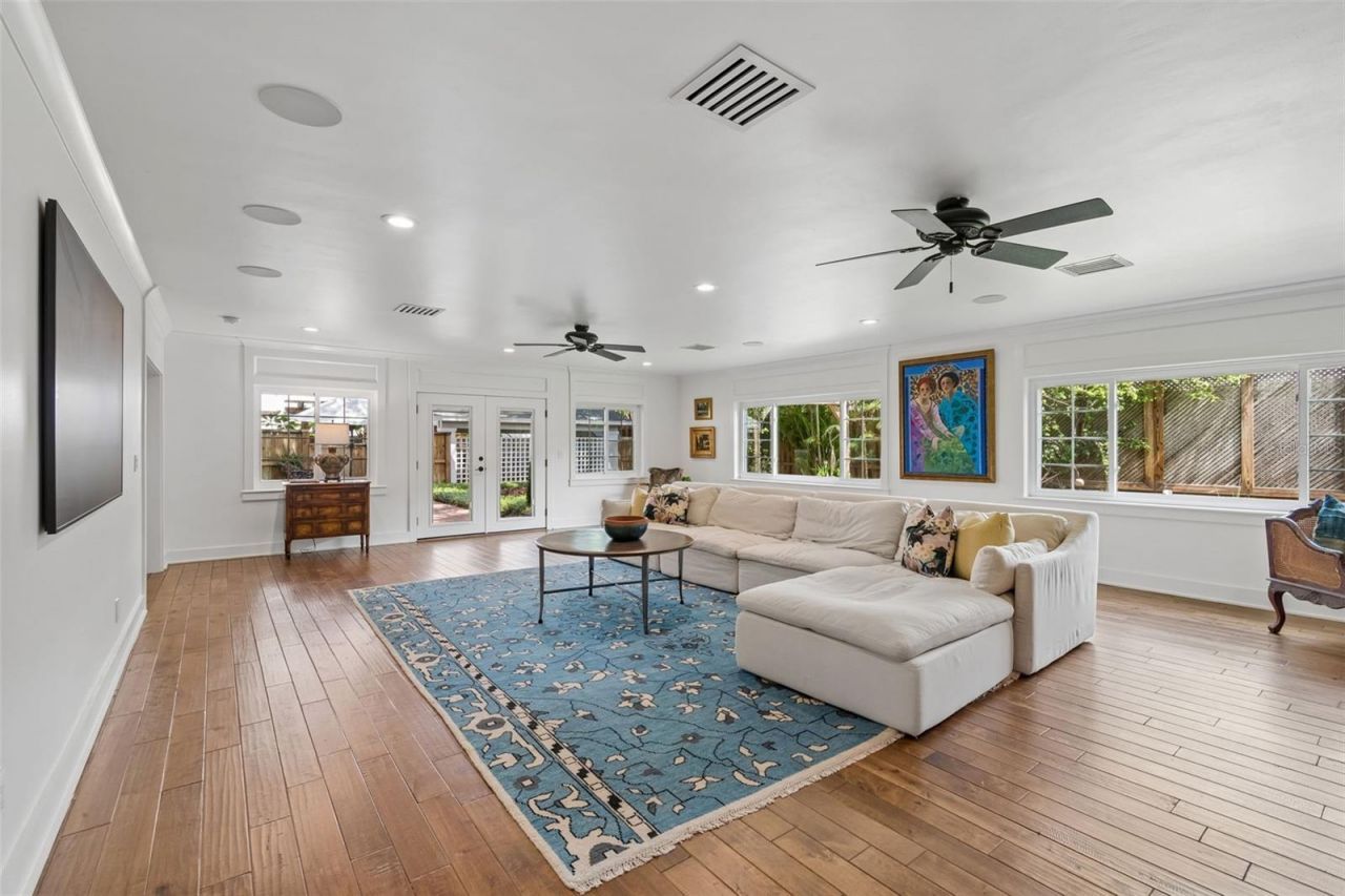 2807 W Fountain Boulevard, Tampa, FL 33609 Photo