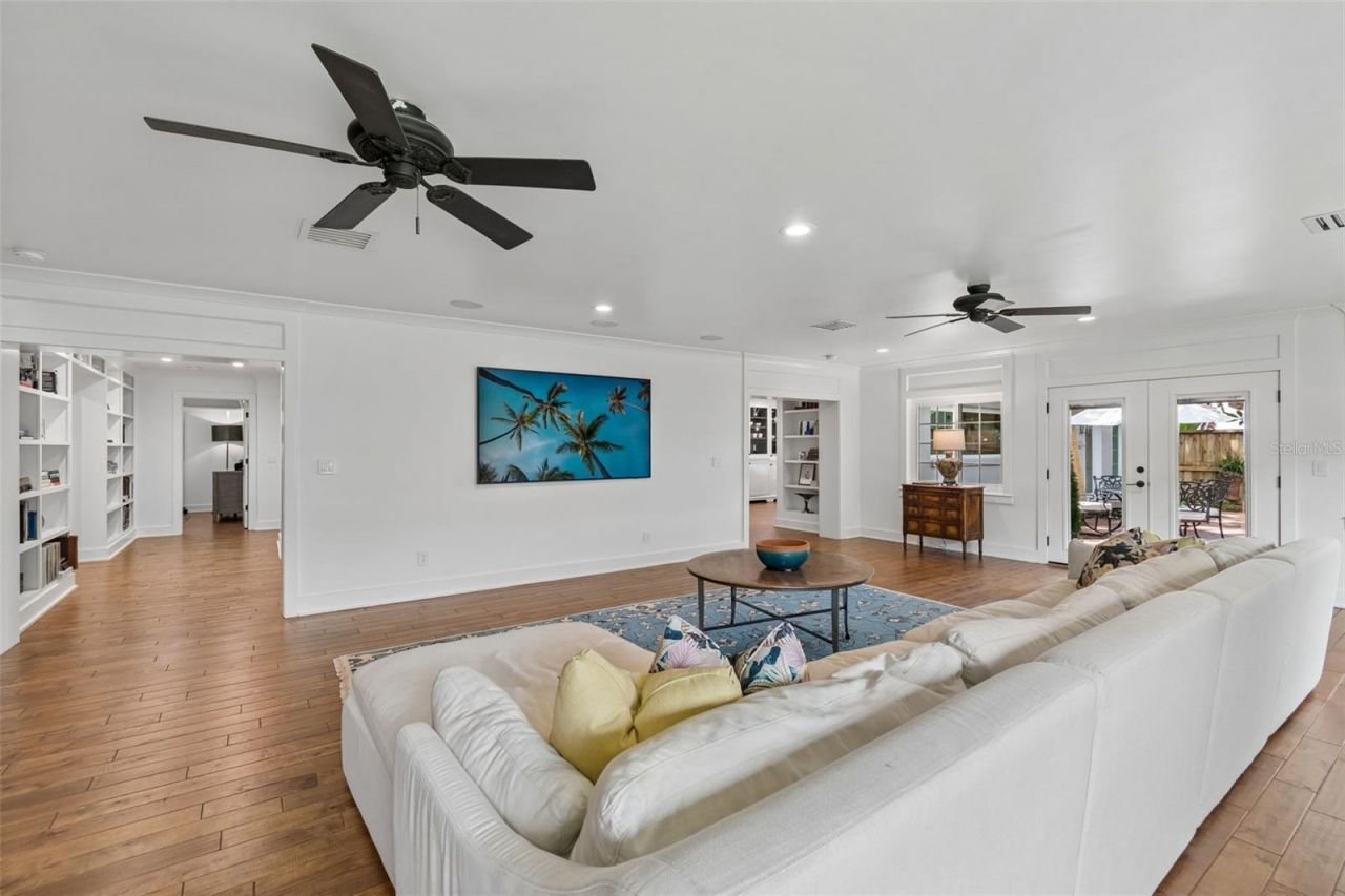 2807 W Fountain Boulevard, Tampa, FL 33609 Photo