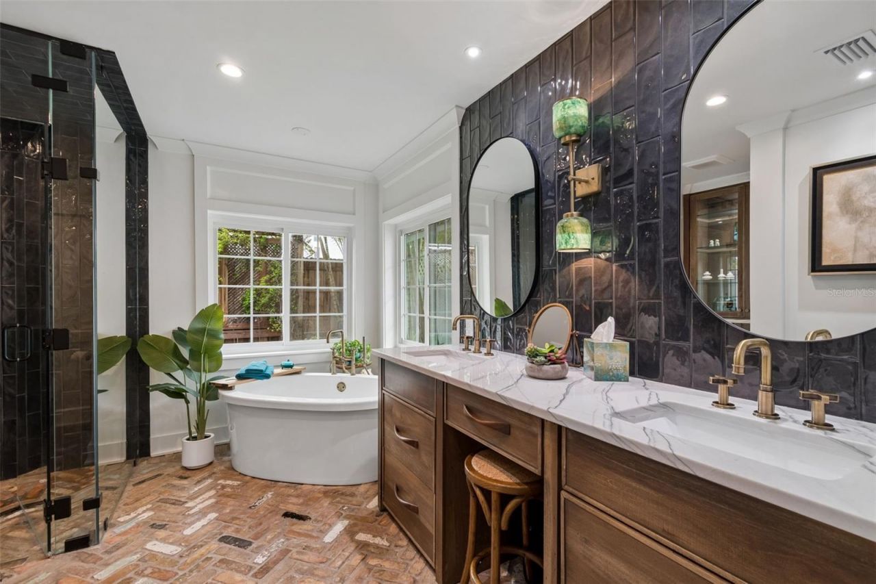 2807 W Fountain Boulevard, Tampa, FL 33609 Photo