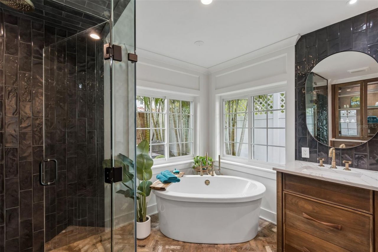 2807 W Fountain Boulevard, Tampa, FL 33609 Photo