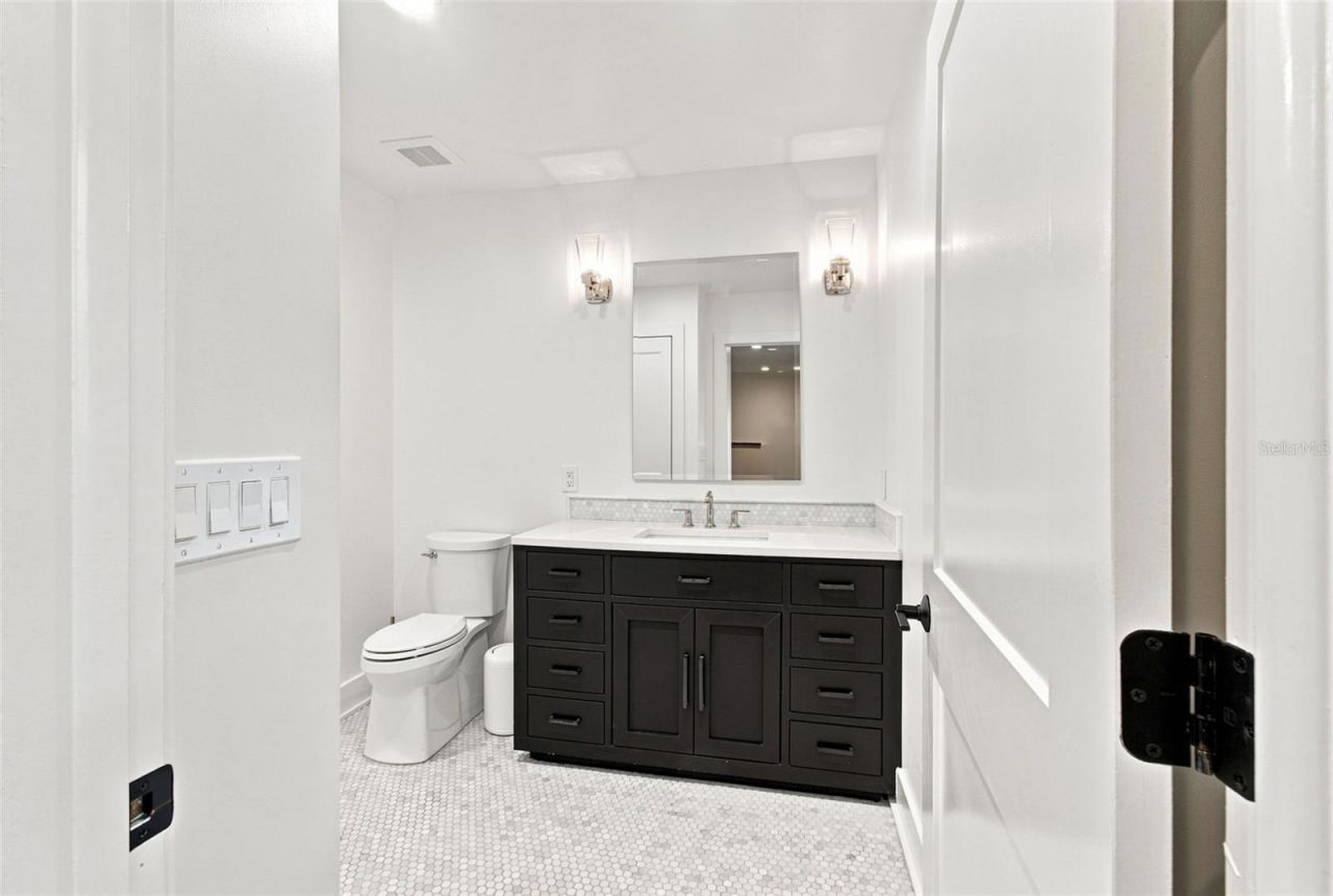2807 W Fountain Boulevard, Tampa, FL 33609 Photo