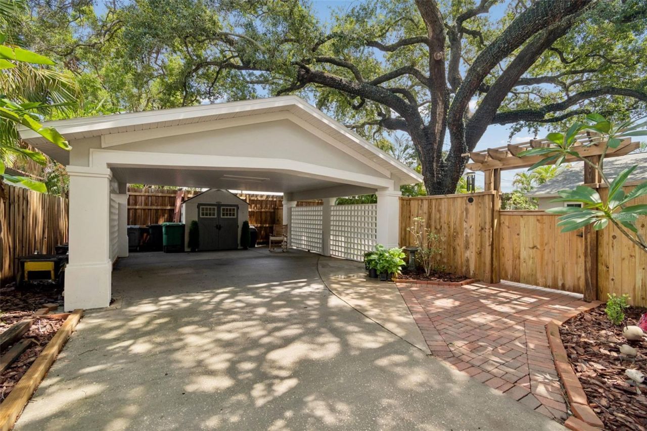 2807 W Fountain Boulevard, Tampa, FL 33609 Photo
