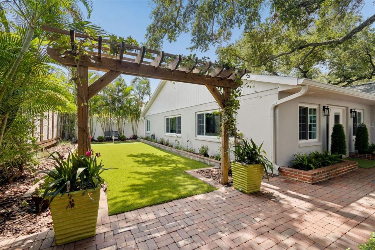 2807 W Fountain Boulevard, Tampa, FL 33609 Photo