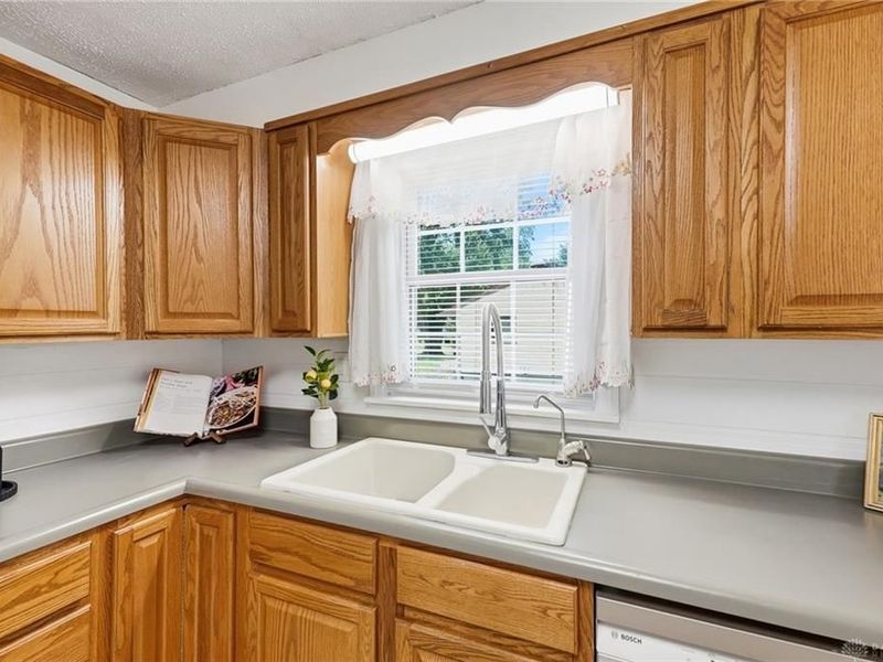 1652 Ridgeway Drive, Springfield, OH 45506 Photo 10