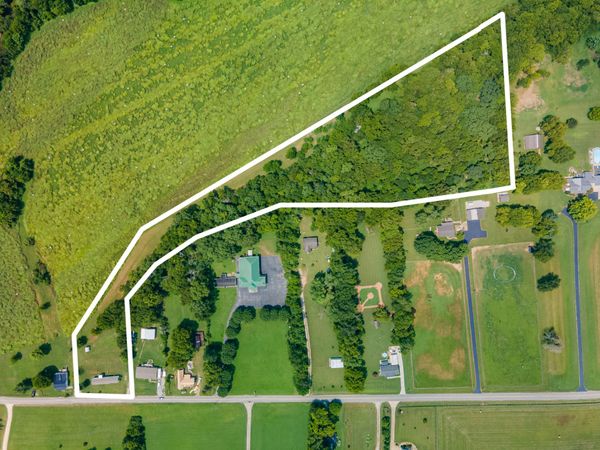 2863 N Cross Bridges Rd, Columbia, TN 38401