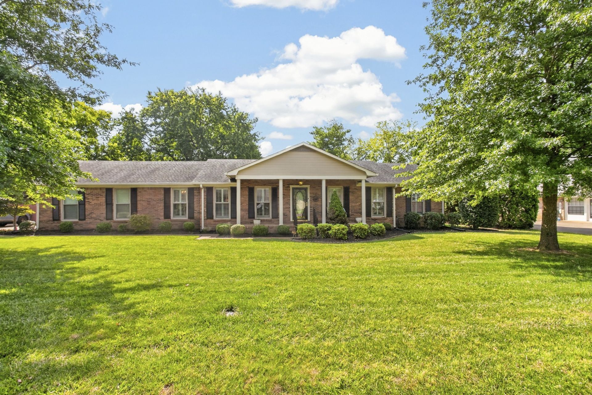 1862 James Dr, Murfreesboro, TN 37129 Main Photo