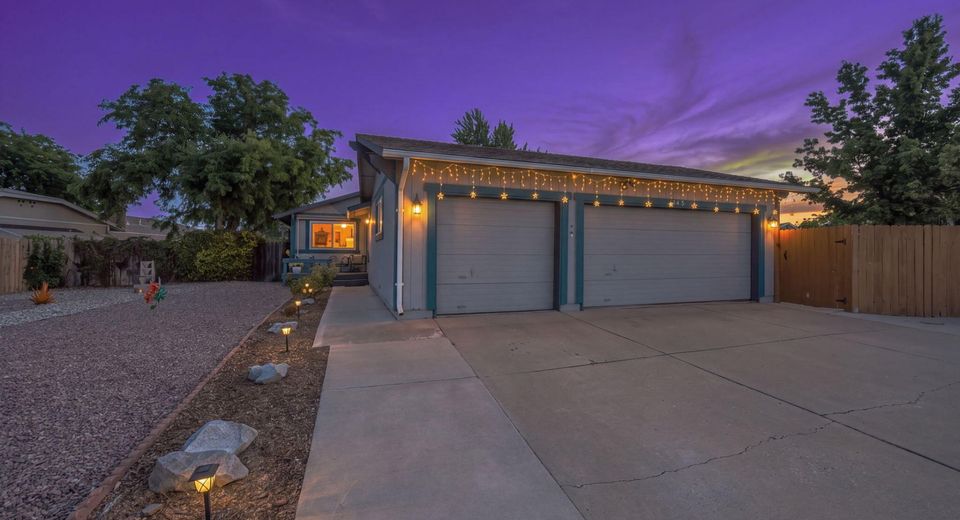 345 E Gault Way, Sparks, NV 89431 Photo