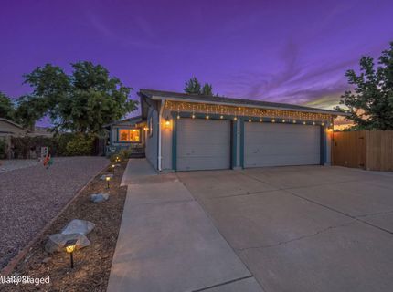 345 E Gault Way, Sparks, NV 89431 Photo